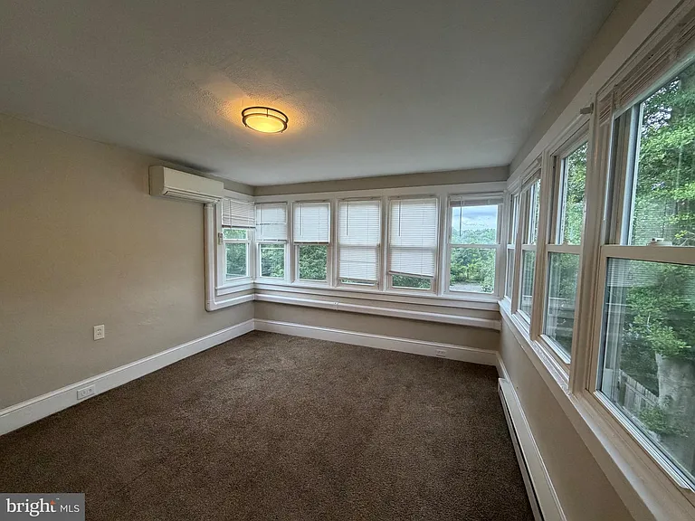 572 Columbia Ave — Photo 10