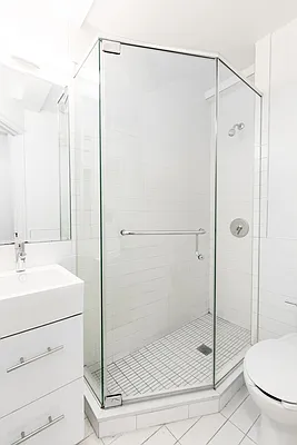 Rented by Stonehenge NYC LLC | media 10