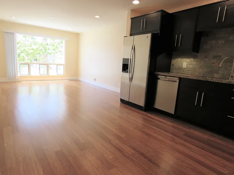 733 Kline St #105 — Photo 2