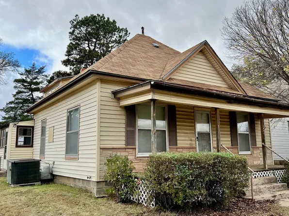 902 N Jefferson Ave, Wellington, KS 67152
