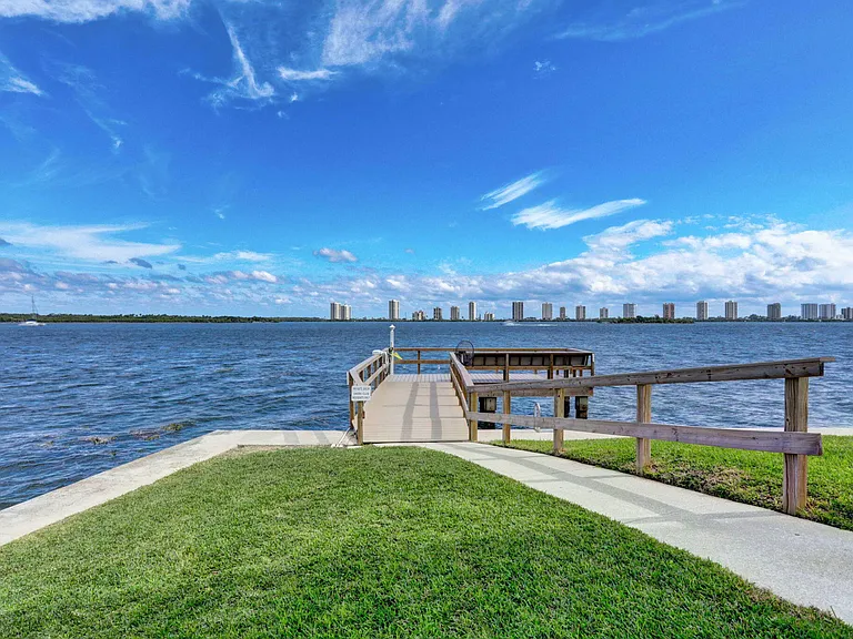 100 Shore Ct #307 — Photo 55
