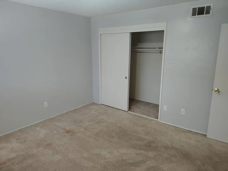 5101 Hunter Ave #7 — Photo 8