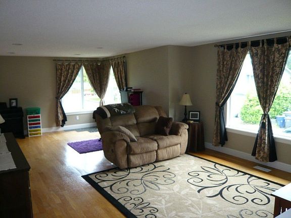 3rd image of 6329 95th St NE