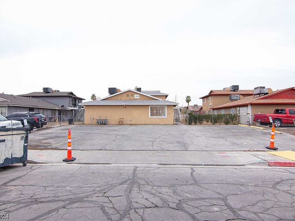 1st image of 1512 Henry Dr