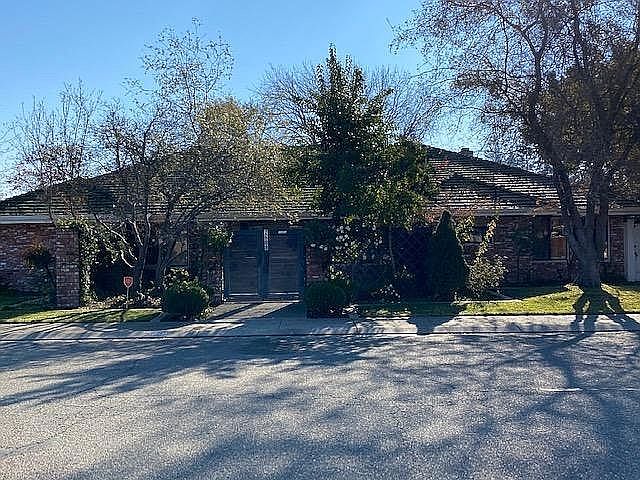 1st image of 2608 Meadow Lake Dr