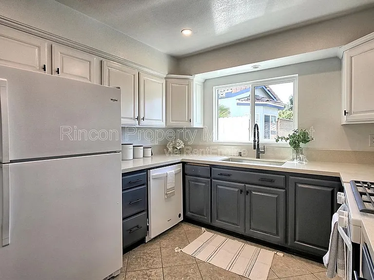 2585 Warbler Ave — Photo 9