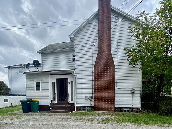 5th image of 915 Main St