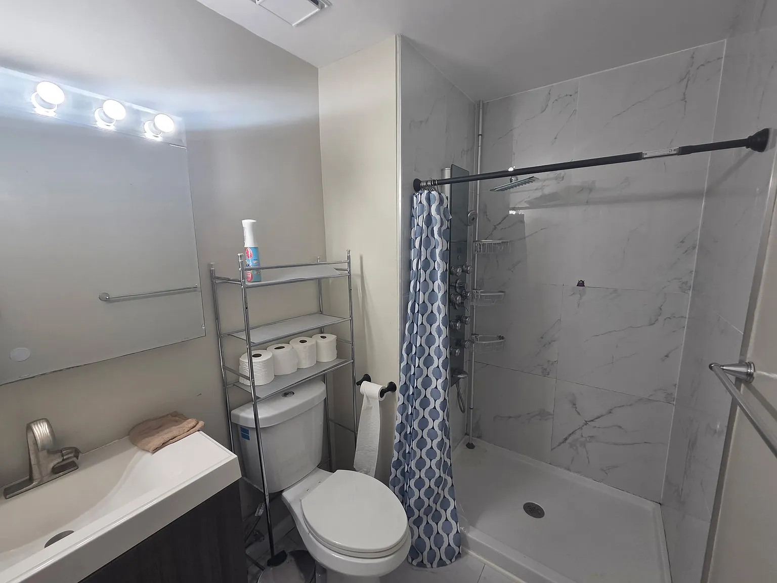 5 bed, 1350 sqft, $2,650 — Photo 1