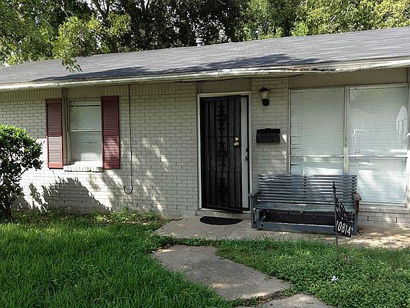 3rd image of 10814 Faircroft Dr
