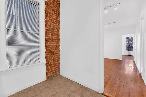 Rented by Cooper & Cooper Real Estate | media 21