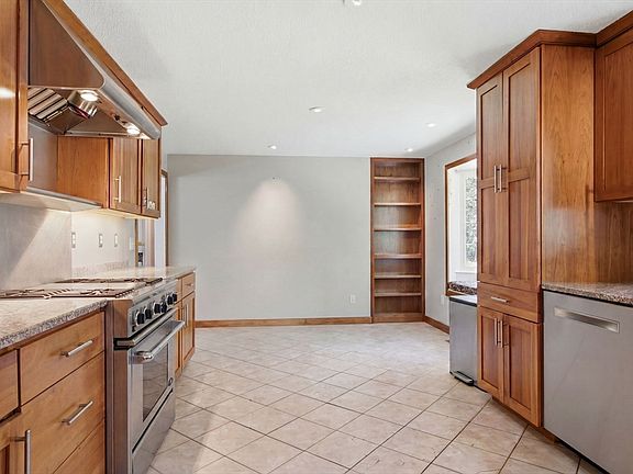 4th image of 53 Hadrada Ln