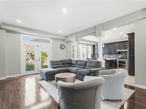 3rd image of 212 Chartwell Cir