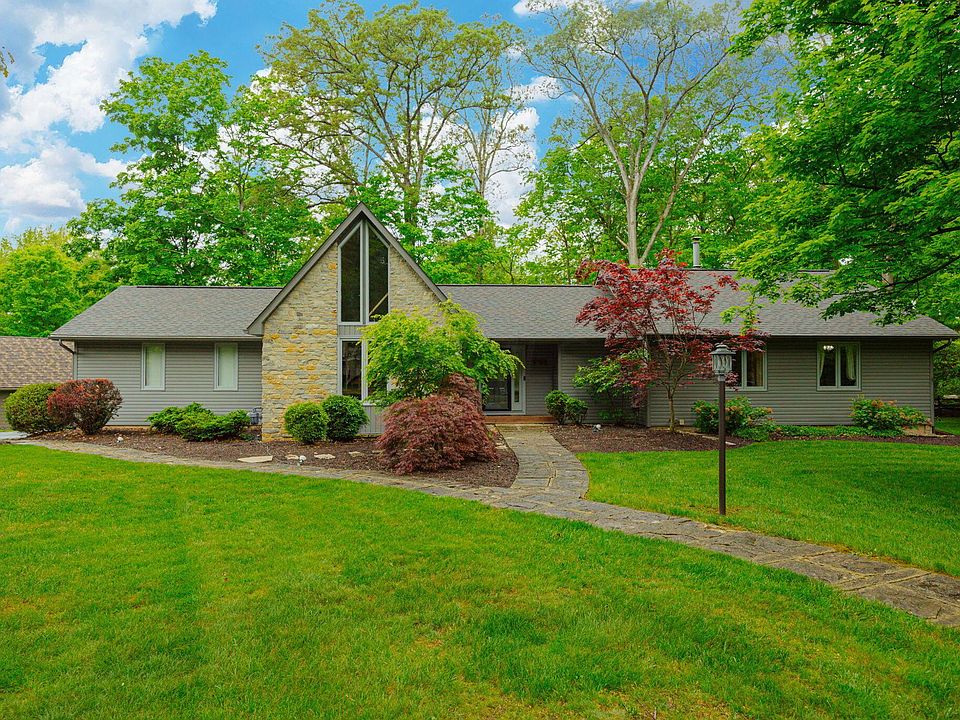 1st image of 9785 Monteray Dr