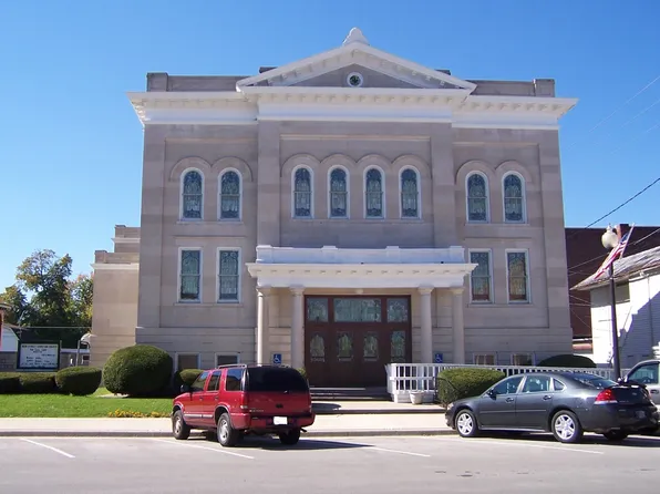 220 S Main St, Winchester, IN 47394