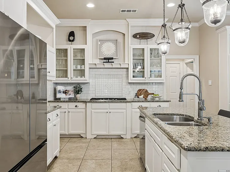 9004 Cypress Creek Rd — Photo 8