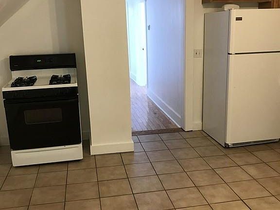 4th image of 27 Parker Hill Ave #3