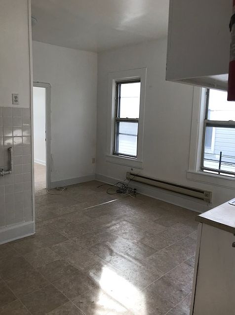 1st image of 1058 39th St APT 3
