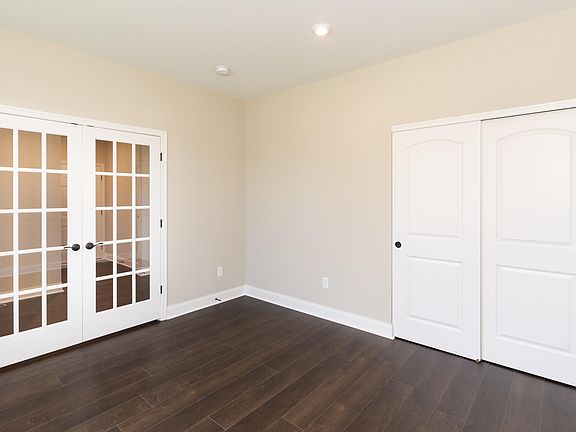 5th image of 3867 Sherbourne Dr