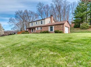 18405 Essex Dr, Abingdon, VA 24211
