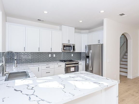 5th image of 4010 Hollyhock Ln