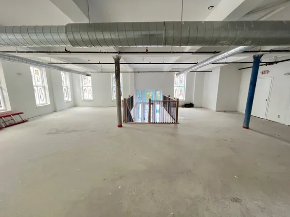 143 Christopher Columbus Drive image 6 of 15