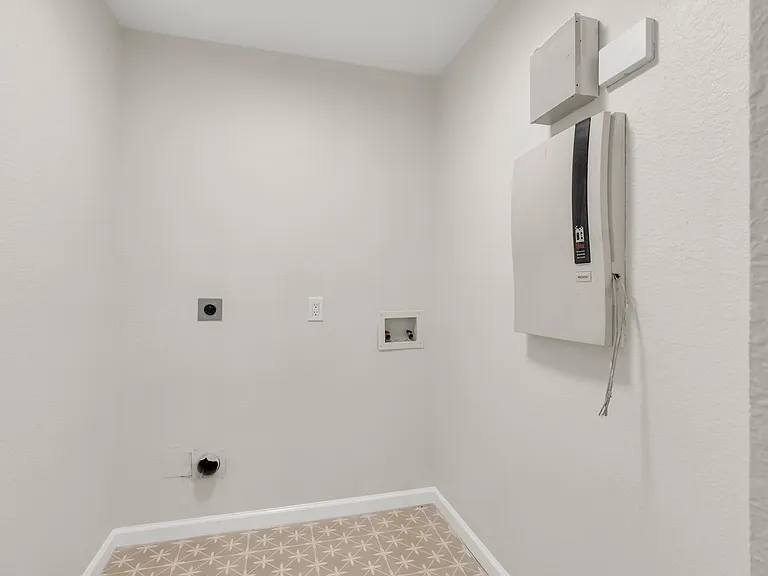 438 Stanley Falls Dr — Photo 7