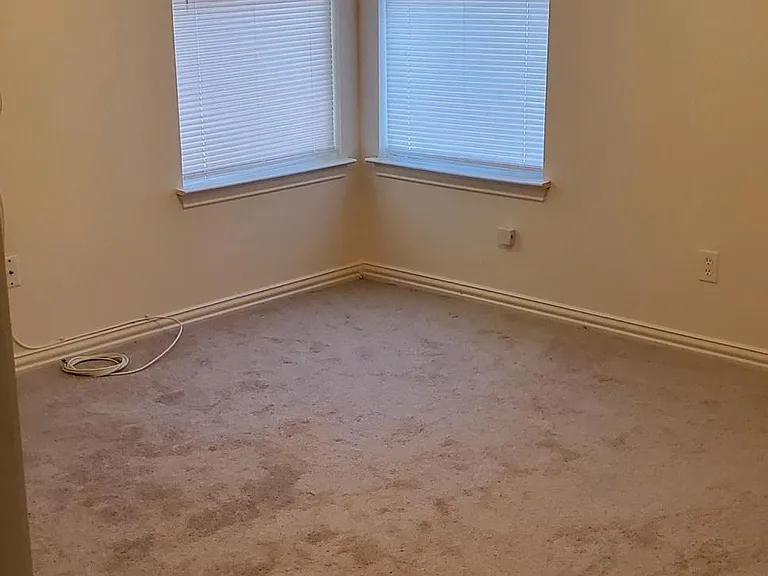 13637 Biggs St — Photo 5