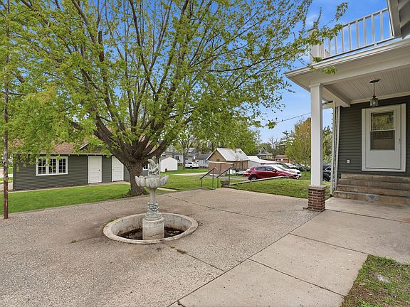 3rd image of 301 W 4th St
