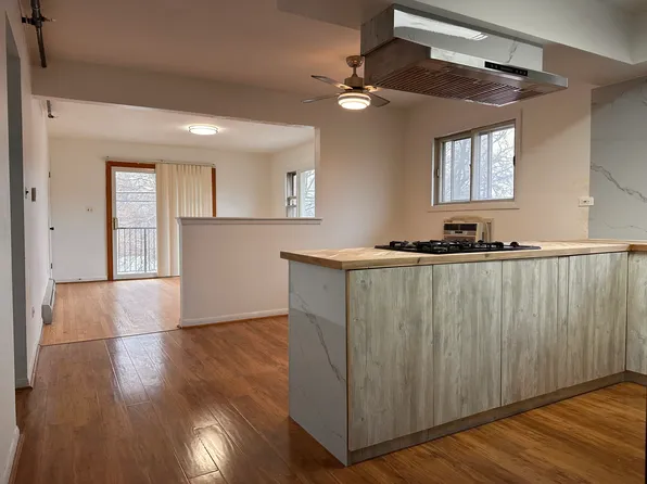 5612 Saint Charles Rd APT 2N, Berkeley, IL 60163