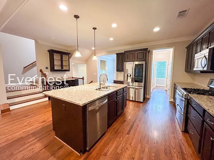 2148 W Village Ln SE — Photo 2