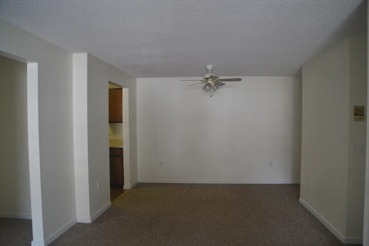 Building Photo - 12 Saint James Pl #1017