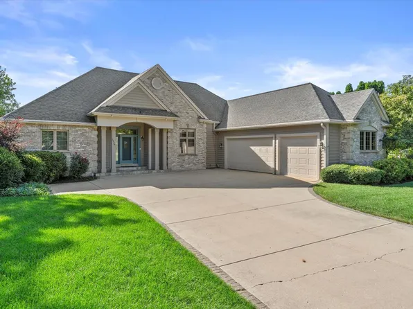 1928 Tree Line COURT, Waukesha, WI 53188
