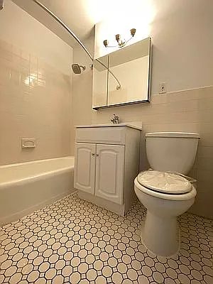 Rented by Bond New York | media 23