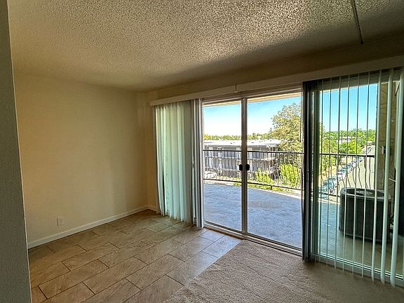 4th image of 805 29th St APT 351