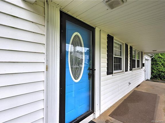 4th image of 12 Reservoir Dr