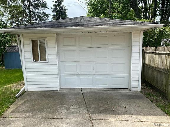 2nd image of 31469 Fairchild St