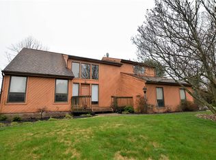 2374 Delo Dr, Gibsonia, PA 15044