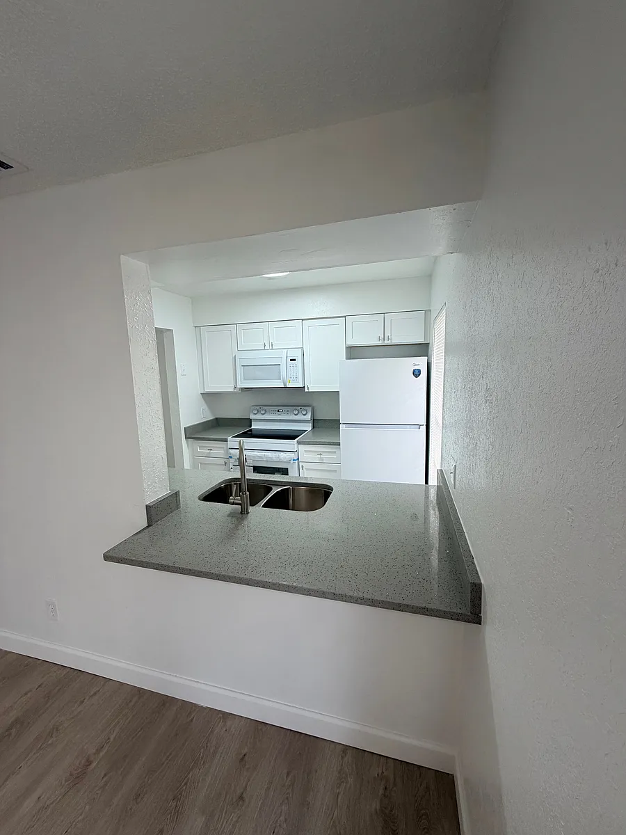 Building Photo - 8432 Camden St #8432A