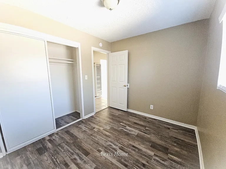 21364 Nisqually Rd — Photo 9