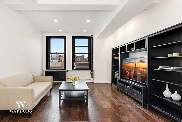 Sold by Warburg | media 4