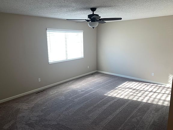 3rd image of 2053 Wedgewood Ct