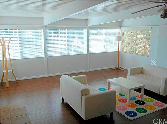 2nd image of 814 Divina Vista St