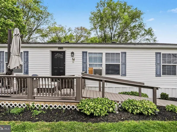 731 Primrose Ln, Ephrata, PA 17522