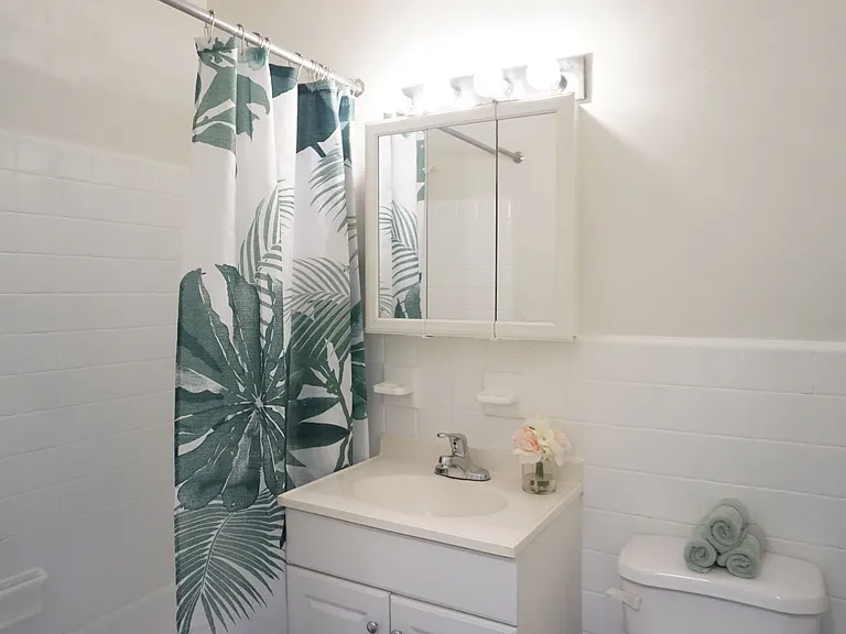 Oakwood Apartments — Photo 20