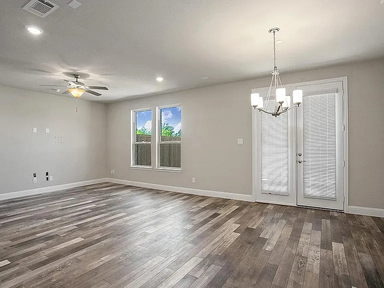 5529 Liberty Dr — Photo 6