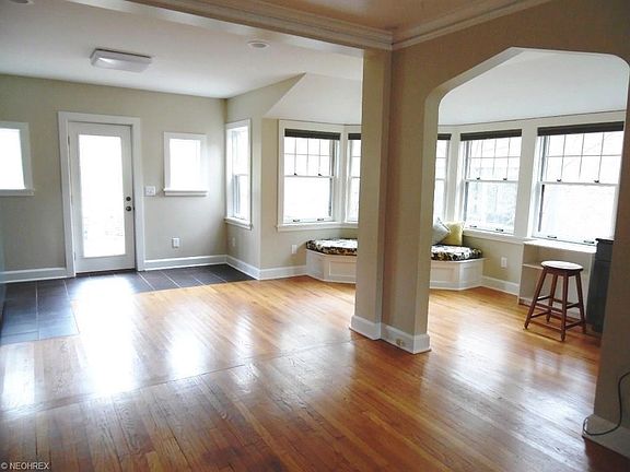 4th image of 3536 Meadowbrook Blvd