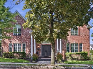 70 McElroy Ave, Fort Lee, NJ 07024
