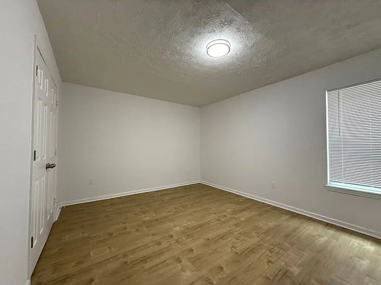 1723 W Kentucky St — Photo 44