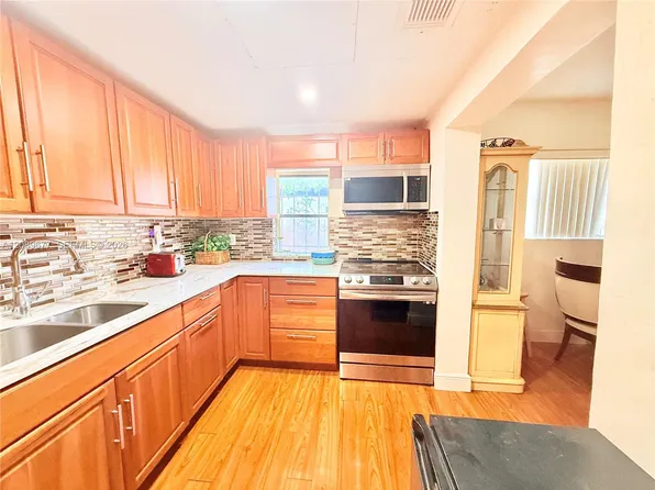 413 NW 14th Ter, Fort Lauderdale, FL 33311