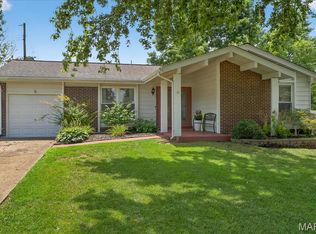 2235 Bentley Manor Dr, Fenton, MO 63026